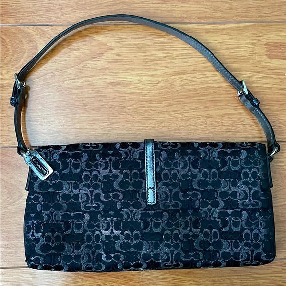 Elegant COACH Black Patterned Hand Bag - Picture 2 of 6